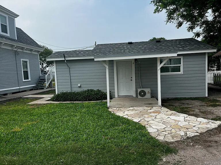 1001 Coleman Ave — Photo 1