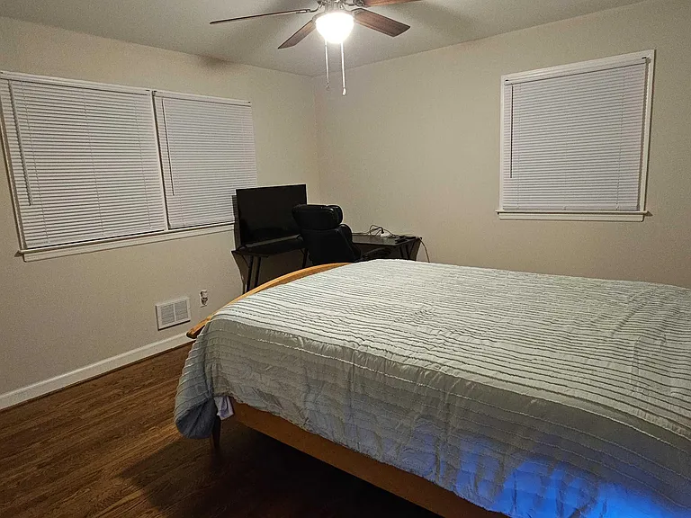 Edgetone Dr — Photo 2