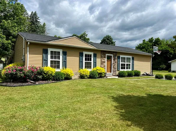 52 Railroad St, Chemung, NY 14825