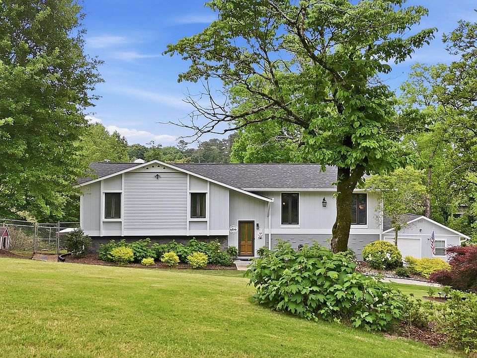 1st image of 1447 Longbrook Dr NE
