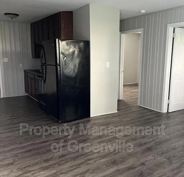 326 Loop St #G — Photo 8