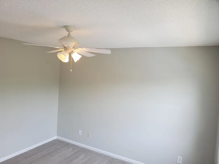 2315 Vineyard Dr #B4 — Photo 23