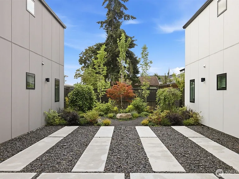 4409 S Holly St — Photo 16