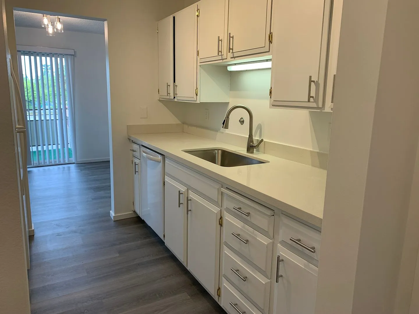 Hillcliff Apartments — Photo 2