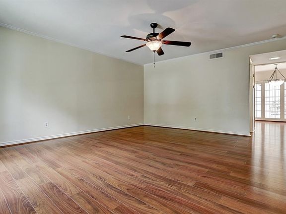 Living area from entrance.