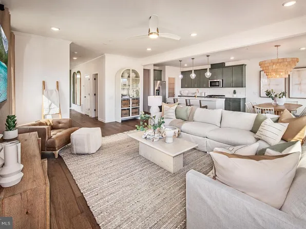 1001 Marquis Ln, Jamison, PA 18929