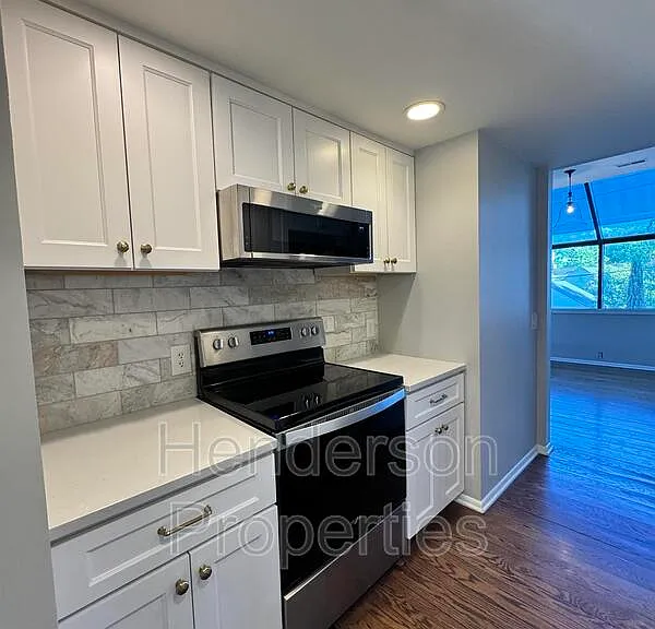 501 Fenton Pl #K — Photo 4