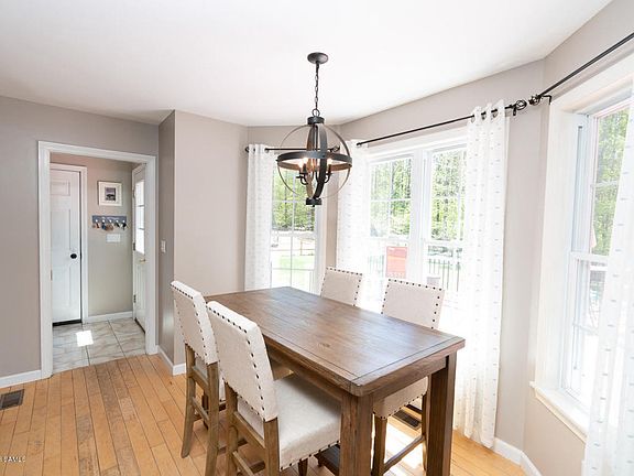 4th image of 30 Hudson Heights Dr
