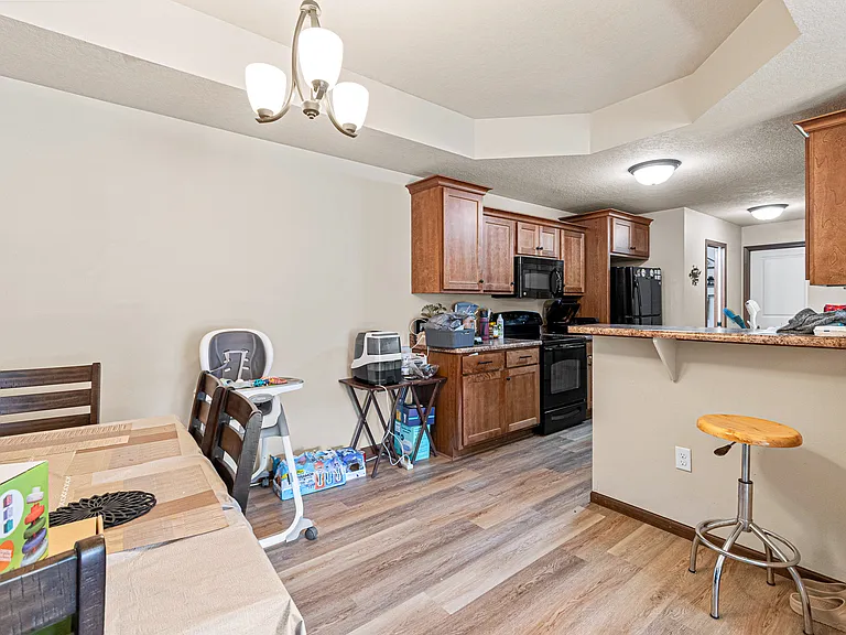 1554 Burr Dr — Photo 8