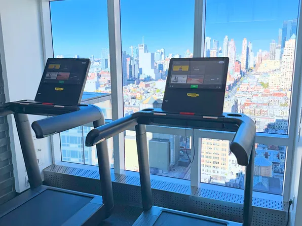 350 West 42nd Street image 20 of 33