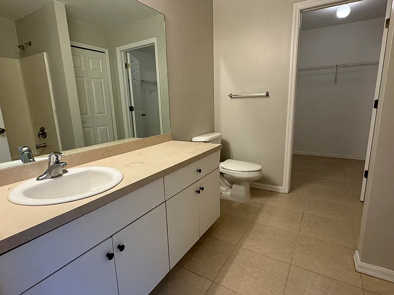 1305 Congress Ave — Photo 11