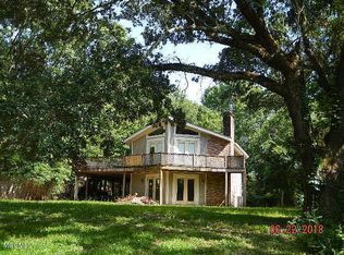9515 Red Bluff Dr, Ocean Springs, MS 39564
