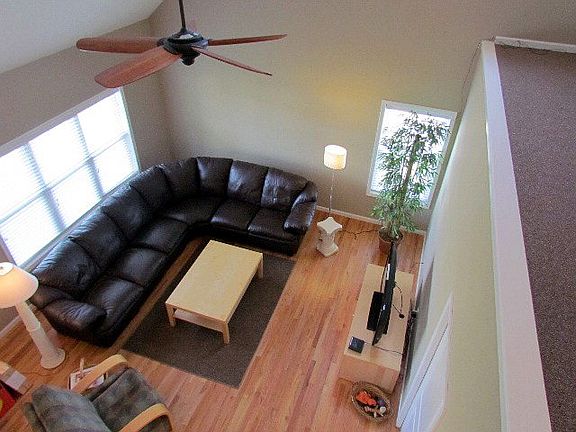 4th image of 111 McKinley St