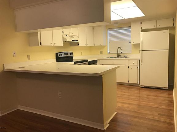 5th image of 2704 Winchester Dr
