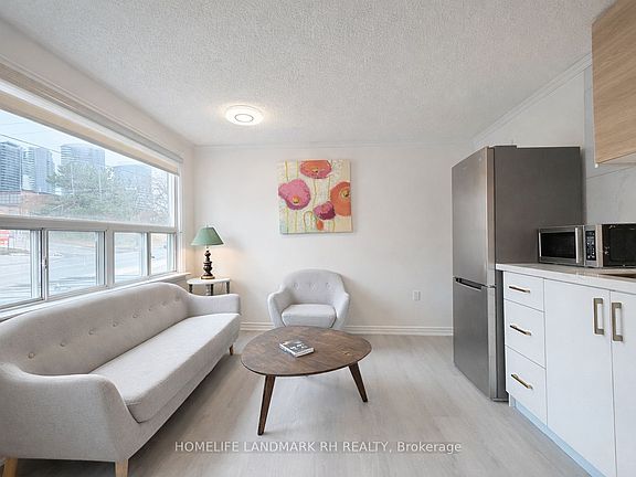 4th image of 46 Glen Cameron Rd #A