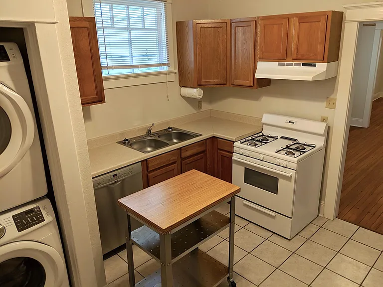 2429 Palmer Ave — Photo 5