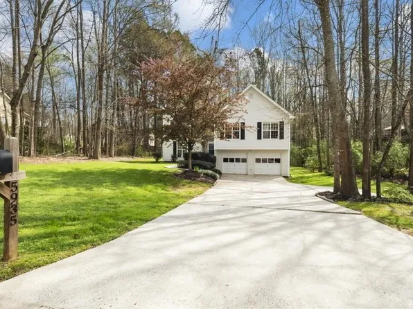 5935 Rolling Oaks Dr, Cumming, GA 30040