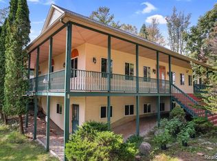 10515 N Latson Rd, Howell, MI 48855