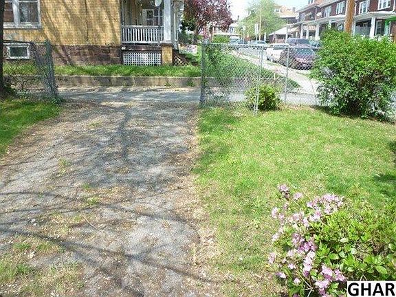 5th image of 1922 Holly St