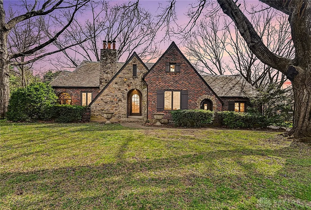 2800 Grand Ave photo 1