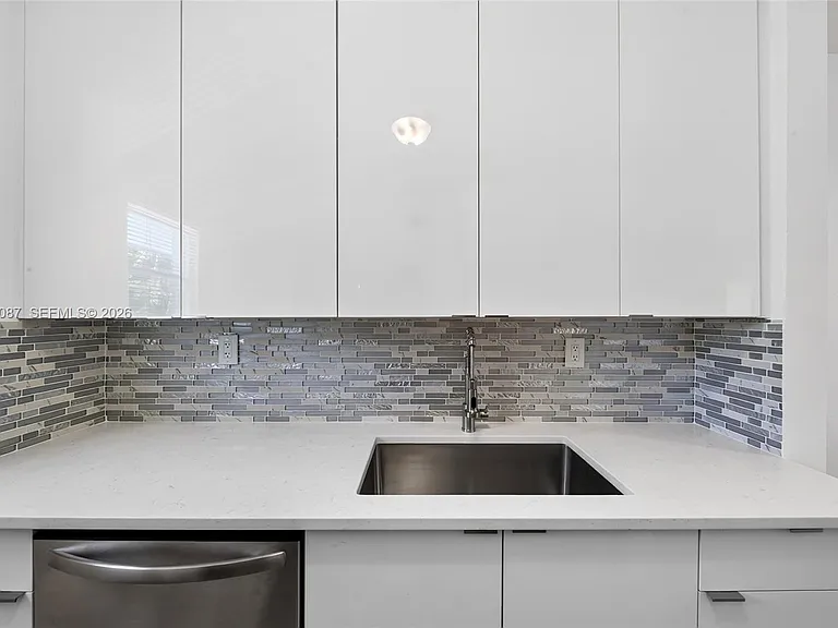 6565 Santona St #B17 — Photo 3