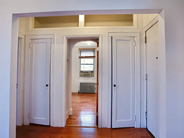 287 North 8th Street image 1 of 12