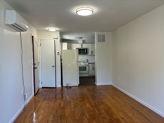 3rd image of 45 Ocean Rd Floor 1