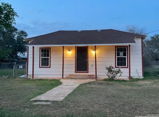 921 E Taft St, Pearsall, TX 78061
