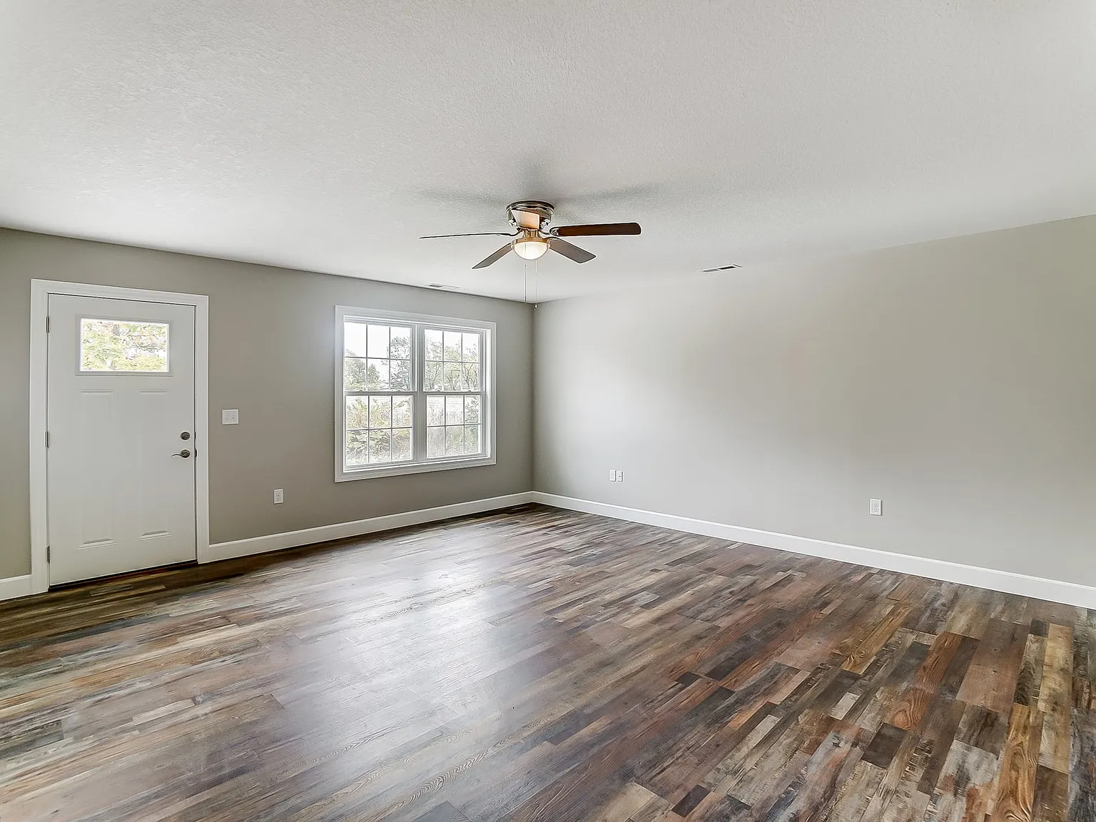 2 bed, $1,950 — Photo 2