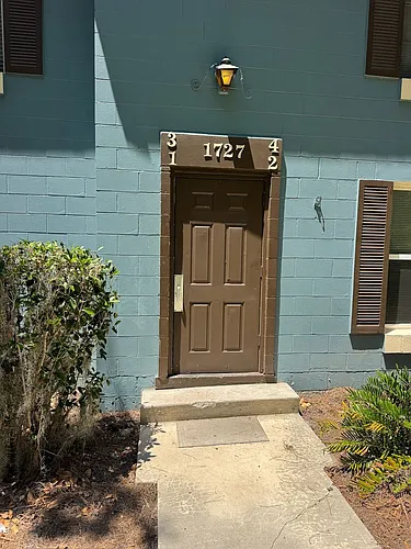 1727-4 NE 2nd St Photo 1