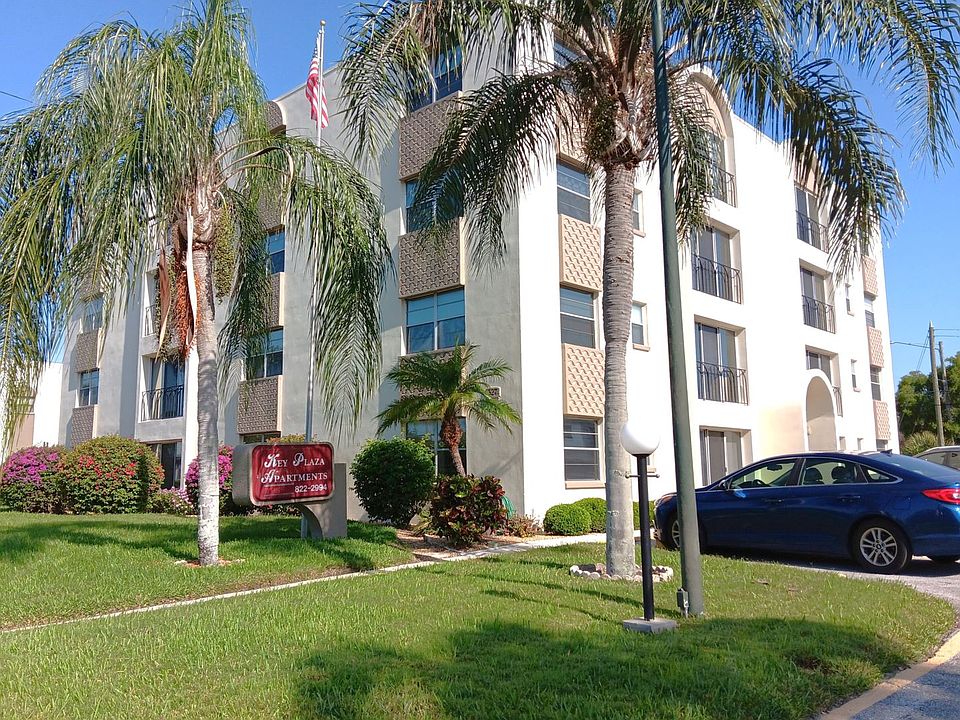 1st image of 327 34th Ave N APT 101