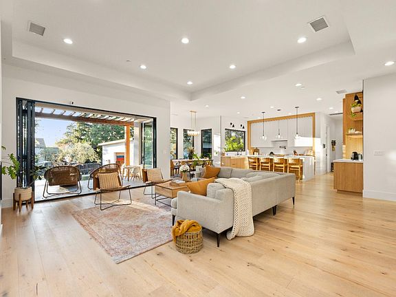 5th image of 5570 Foothill Rd