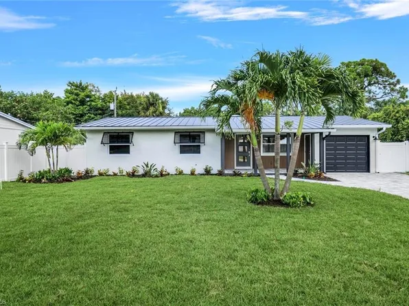 975 22nd AVE N, NAPLES, FL 34103