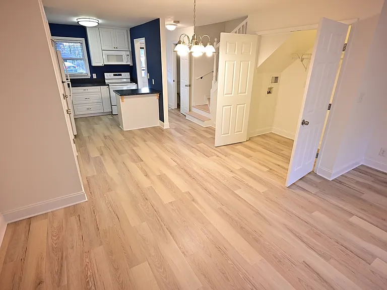 WASHER AND DRYER CLOSET