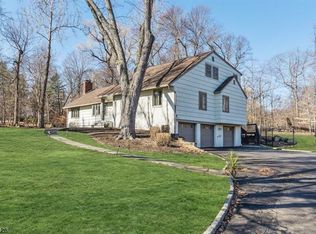 140 Fawn Hill Rd, Upper Saddle River, NJ 07458