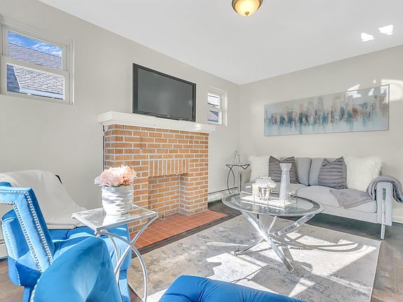 2nd image of 21 N Laclede Pl APT 1