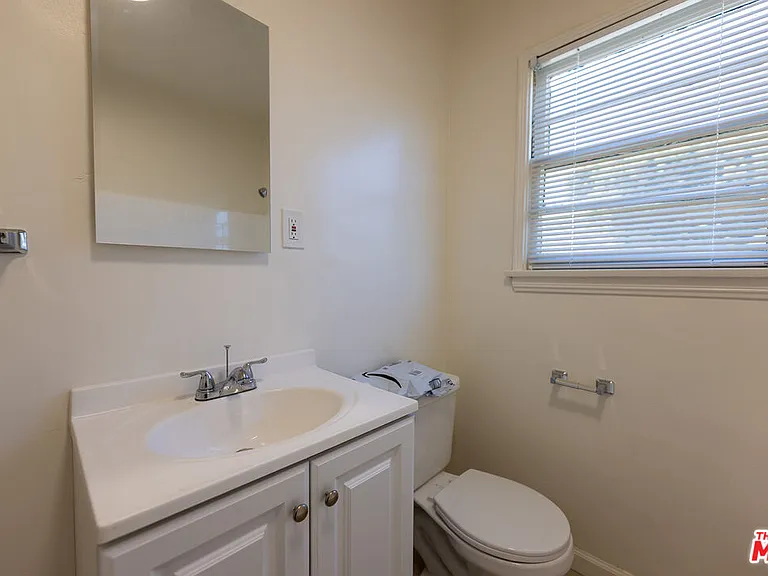 1940 S Robertson Blvd #1 — Photo 20