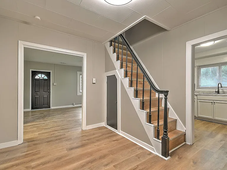 1712 Oaklawn St — Photo 16