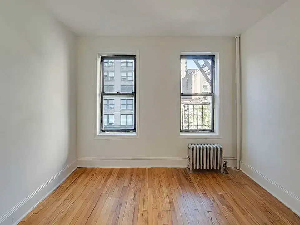 318 E 34th St #4D