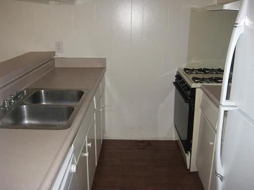 2nd image of 608 W 51st St APT 102