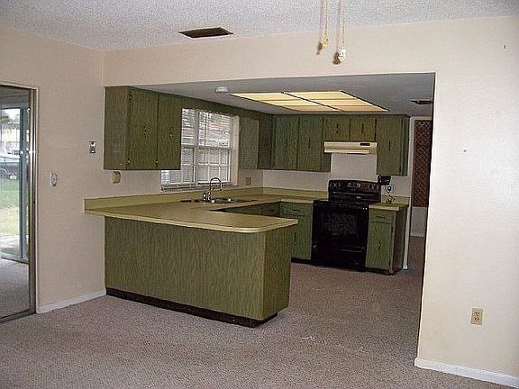 5th image of 2670 Ellen Ave