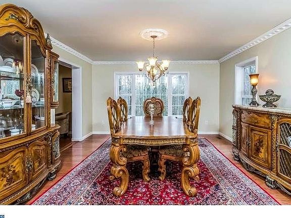 Enjoy Entertaining : Roomy dining room with stunning views of private woodlands