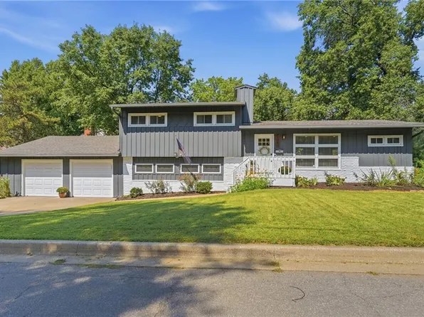 5200 W 57th St, Roeland Park, KS 66205