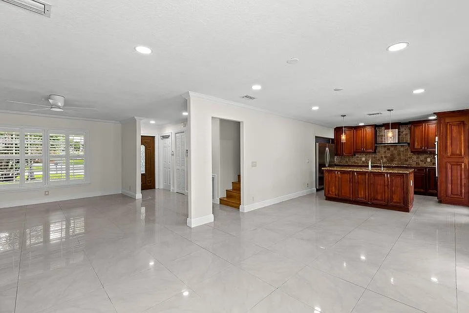 3 bed, 2.5 bath, 1746 sqft, $5,450 — Photo 4