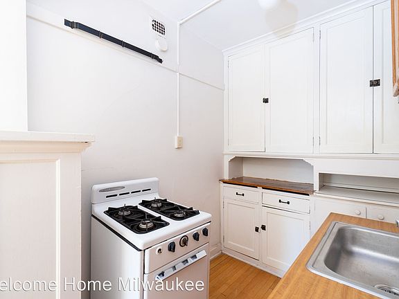 4th image of 2006 N Farwell Ave #203