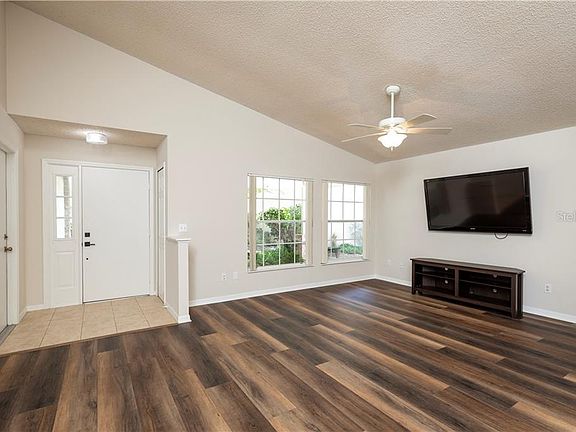 4th image of 1444 Auburn Green Loop