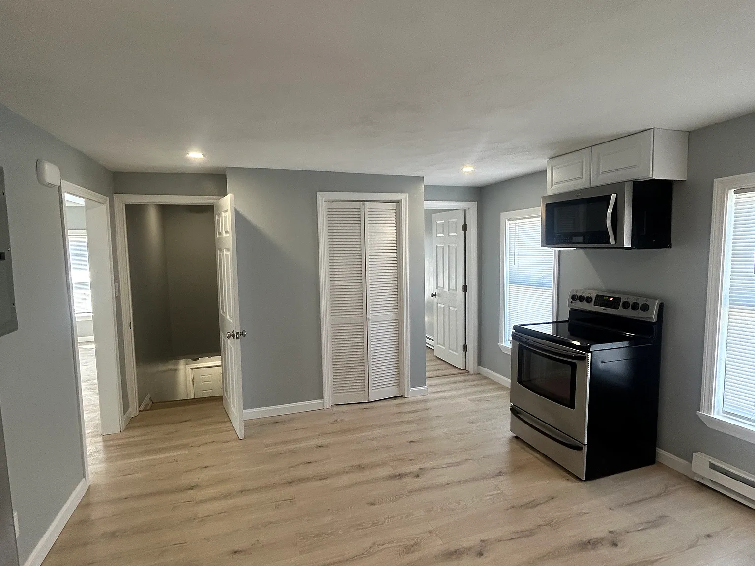 2 bed, 1800 sqft, $2,000 — Photo 2