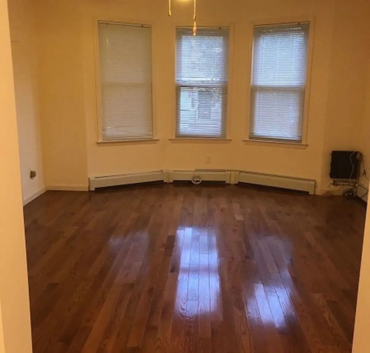 2 bed, 1600 sqft, $1,850 — Photo 2