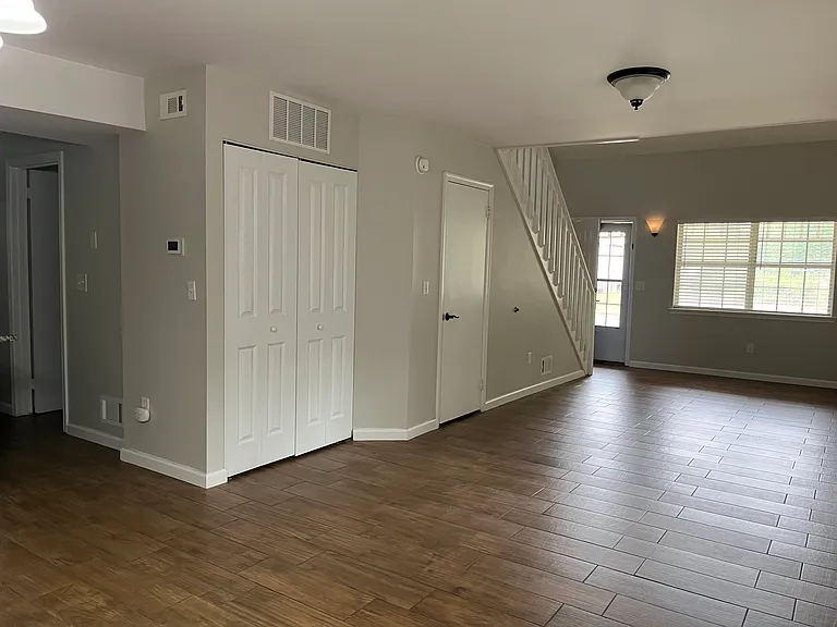 S Farmview Dr — Photo 14