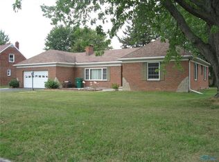 502 Eagle Point Rd, Rossford, OH 43460